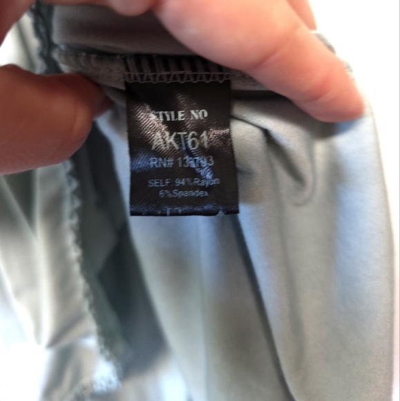 Elegant Lace Trim Tank - Picture 3 of 4